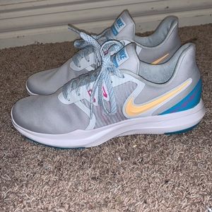 Nike Training size 9.5 women brand new never worn